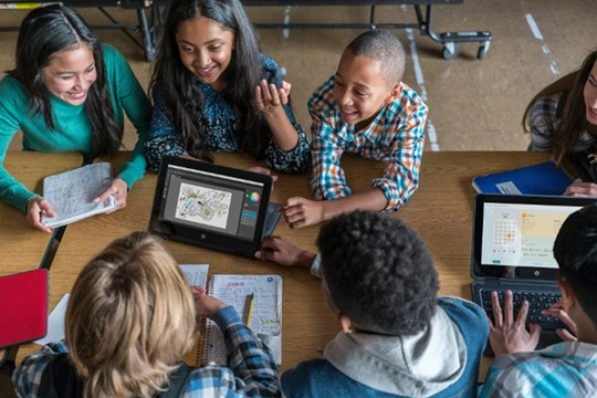 HP giới thiệu laptop 2-trong-1 siêu bền cho sinh viên