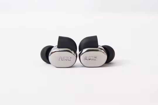 Mở hộp tai nghe AKG N40 - kẻ thừa kế K3003