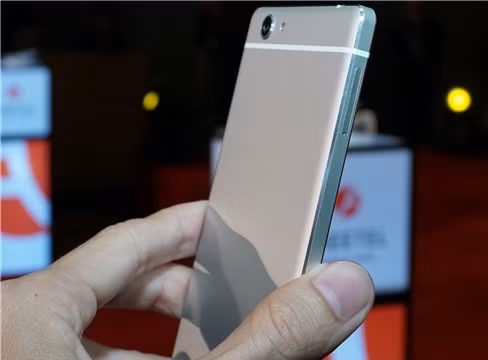 Smartphone Nhật Bản FreeTel về Việt Nam