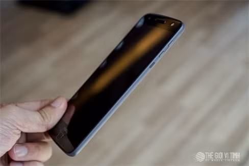 Cận cảnh smartphone Motorola Moto Z Play