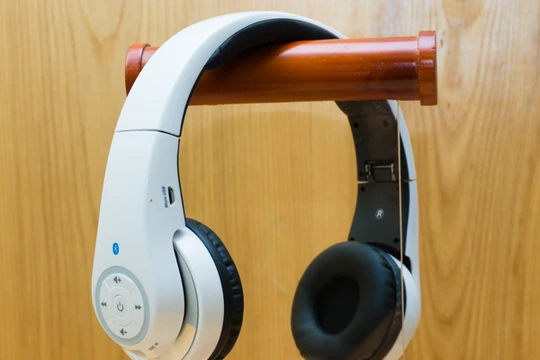 Cận cảnh tai nghe Intopic Jazz BT950