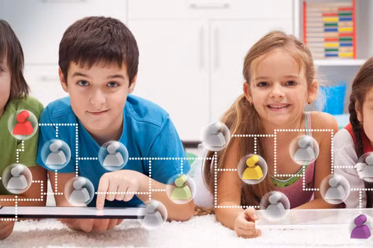 Trẻ em đang "qua mặt" cha mẹ như thế nào thời @?