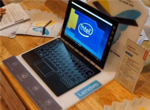 Tablet 2-trong-1 Lenovo YOGA Book giá 12,99 triệu đồng
