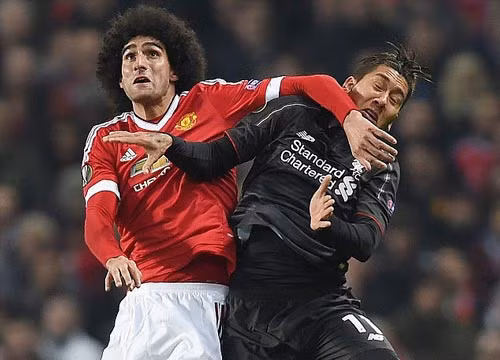 Fellaini bị gọi là "kẻ côn đồ" vì đánh người