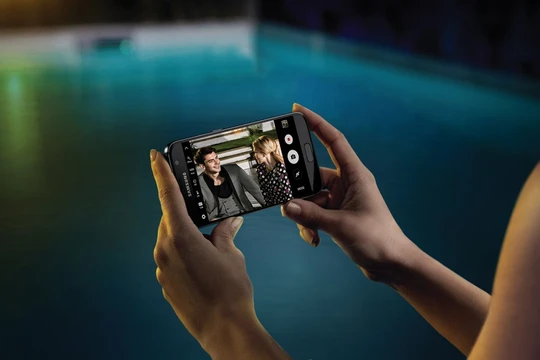 Camera selfie trên Galaxy S8 hỗ trợ Autofocus