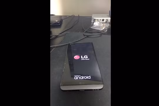 Nghi án smartphone LG V20 đầu tiên bị 'đột tử'