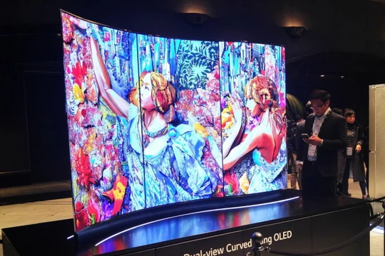Tivi màn hình cong hiển thị ở cả hai mặt được LG trình diễn tại InnoFest 2016