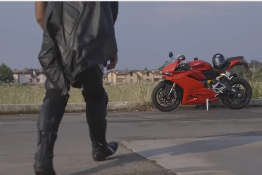 Woolf - vòng đeo tay thông minh cho dân phượt