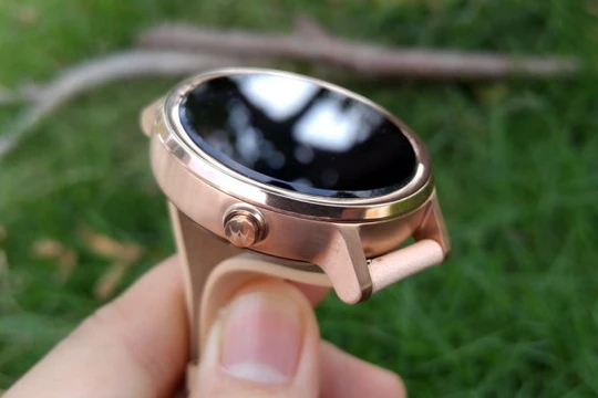 Đồng hồ thông minh (smartwatch) Motorola Moto 360 (2015) vàng hồng