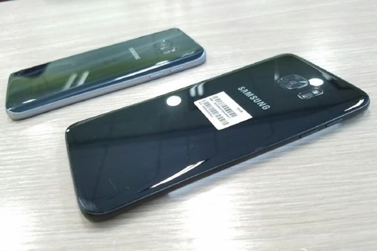 Dự đoán Samsung sẽ ra mắt Galaxy S7/S7 Edge đen bóng ngay trong dịp mua sắm cuối năm 2016 này.