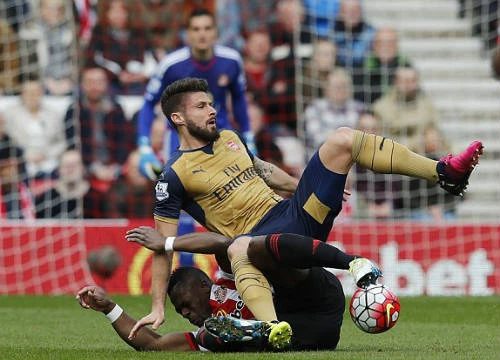 Sunderland – Arsenal: "Bóng đêm" trên sân Ánh Sáng