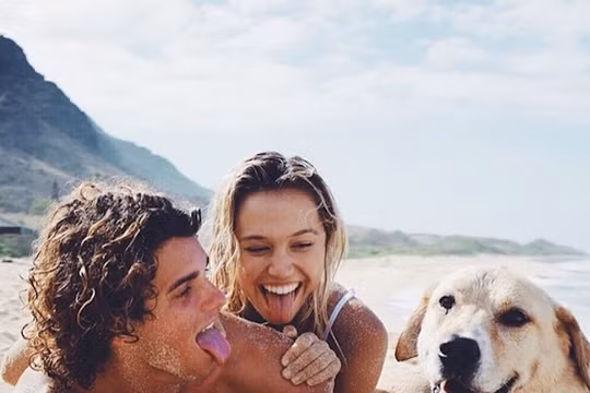 Jay Alvarrez và bạn gái siêu mẫu Alexis Rene 