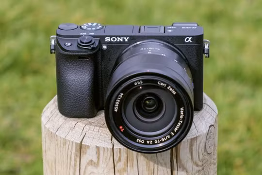 Máy ảnh Sony A6300