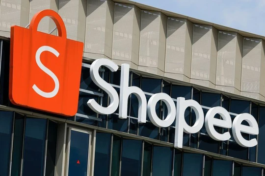 Chiếm gần 73% tổng doanh thu 4 sàn, Shopee giành ‘ngôi vương’ ngành TMĐT Việt Nam năm 2022