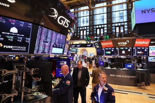 Thị trường chứng khoán Mỹ tăng mạnh trong ngày giao dịch cuối cùng tháng 4/2023 (Ảnh: Getty)