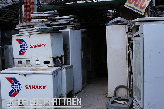 Một điểm thu gom rác thải điện tử tại UBND phường Thành Công - Ba Đình, Hà Nội. Ảnh Vũ Hoàng (http://dangcongsan.vn)