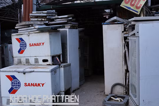 Một điểm thu gom rác thải điện tử tại UBND phường Thành Công - Ba Đình, Hà Nội. Ảnh Vũ Hoàng (http://dangcongsan.vn)