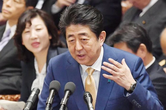 Thủ tướng Nhật Bản Shinzo Abe coi trọng tăng cường sức mạnh quốc phòng. Ảnh: The Japan Times.