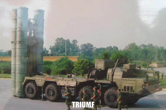 Tên lửa đất đối không tầm xa S-300PMU1 do Nga chế tạo (ảnh tư liệu)