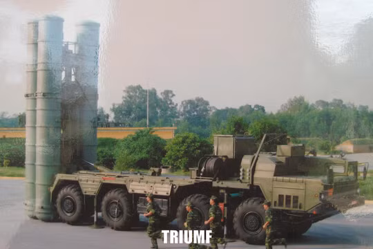 Tên lửa đất đối không tầm xa S-300PMU1 do Nga chế tạo (ảnh tư liệu)