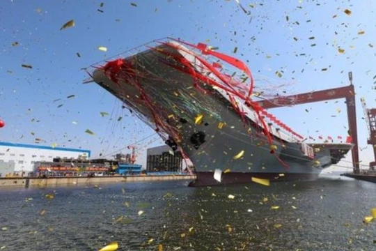 Ngày 26/4/2017, tàu sân bay tự chế đầu tiên Type 001A Trung Quốc hạ thủy. Ảnh: Tân Hoa xã