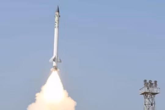 Ấn Độ phóng thủ tên lửa đánh chặn Ashwin. Ảnh: Cankao.