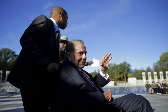 Bob Dole, nhà vận động hành lang của Văn phòng luật sư Alstono & Bird ở Washington, Mỹ. Ảnh chụp tháng 11/2015. Ảnh: The New York Times