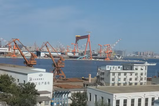 Tàu sân bay nội đầu tiên Type 001A Trung Quốc đang chế tạo. Ảnh: Thời báo Hoàn Cầu.