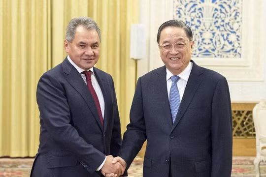 Ngày 23/11/2016, Bộ trưởng Quốc phòng Nga Sergei Shoigu hội kiến với ông Du Chính Thanh, Chủ tịch Chính hiệp Trung Quốc. Ảnh: Tân Hoa xã
