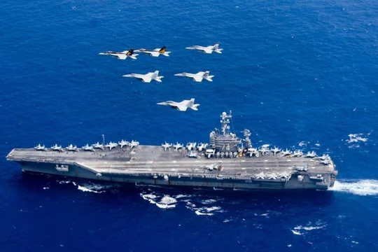 Cụm tấn công tàu sân bay Mỹ trên Biển Đông. Ảnh: Sina