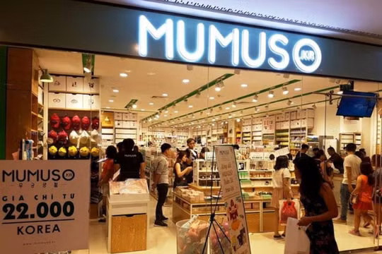 Một cửa hàng của Mumuso Trung Quốc "treo đầu dê, bán thịt chó".