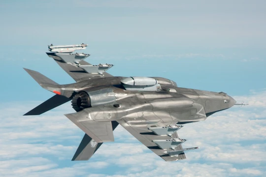 Chiến cơ F-35.
