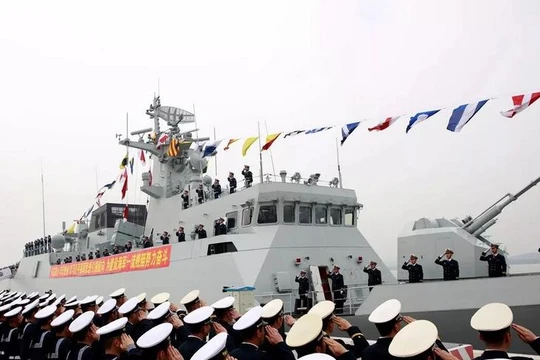 Ngày 28/11/2017, Trung Quốc biên chế tàu hộ vệ hạng nhẹ Toại Ninh Type 056A cho chi đội tàu hộ vệ 17, hải quân Trung Quốc. Ảnh: Sina.