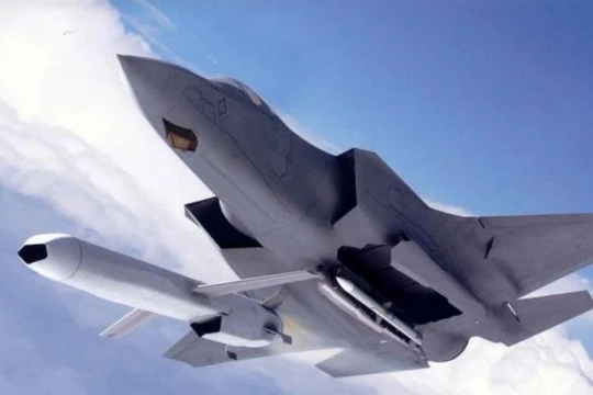 Hình ảnh tưởng tượng về máy bay chiến đấu tàng hình F-35 phóng tên lửa chống hạm tàng hình JSM. Ảnh: Cankao.