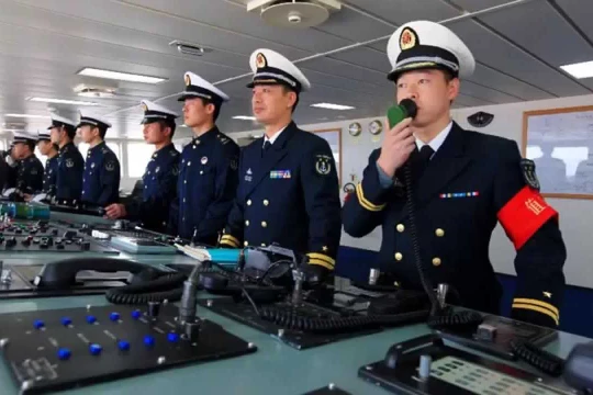 Sỹ quan hải quân Trung Quốc.