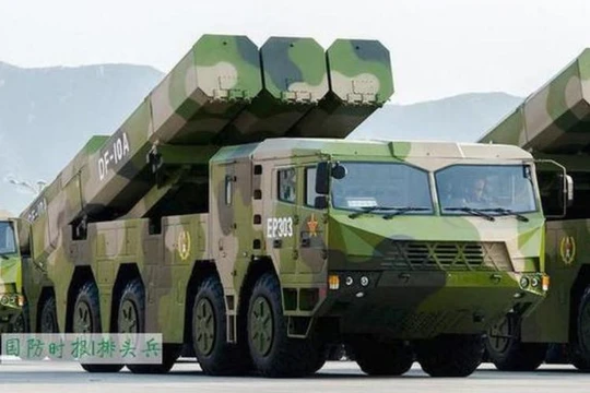 Tên lửa hành trình Đông Phong-10A Trung Quốc. Ảnh: Sina