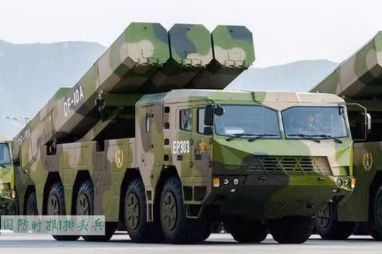 Tên lửa hành trình Đông Phong-10A Trung Quốc. Ảnh: Sina