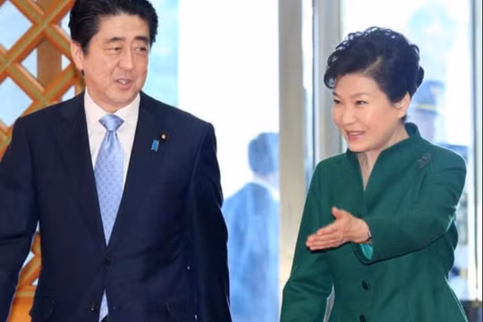 Thủ tướng Nhật Bản Shinzo Abe và Tổng thống Hàn Quốc Park Geun-hye. Ảnh: Japan Herald