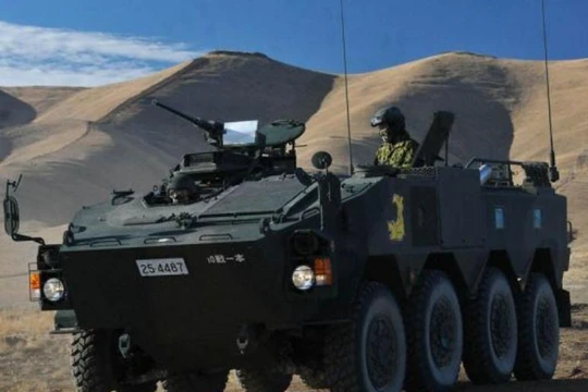 Xe bọc thép bánh lốp Type 96 Lực lượng Phòng vệ Mặt đất Nhật Bản. Ảnh: Cankao.