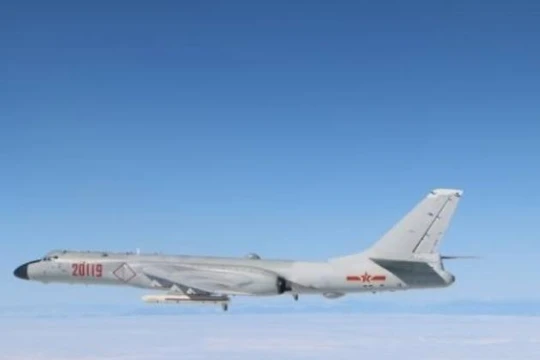 Máy bay ném bom H-6 Trung Quốc. Ảnh: Huanqiu