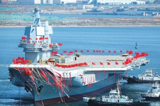 Ngày 26/4/2017, tàu sân bay tự chế đầu tiên Type 001A Trung Quốc hạ thủy. Ảnh: Reuters