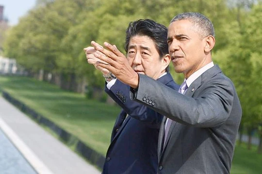 Thủ tướng Nhật Bản Shinzo Abe và Tổng thống Mỹ Barack Obama. Ảnh: Sohu