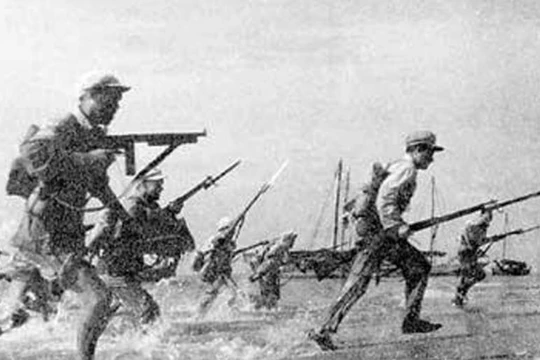 Binh sĩ quân đội Trung Quốc trong chiến dịch đảo Hải Nam. Ảnh: Cankao.