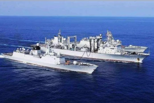 Biên đội tàu chiến hải quân Trung Quốc tiến hành diễn tập trên Ấn Độ Dương. Ảnh: Sina.