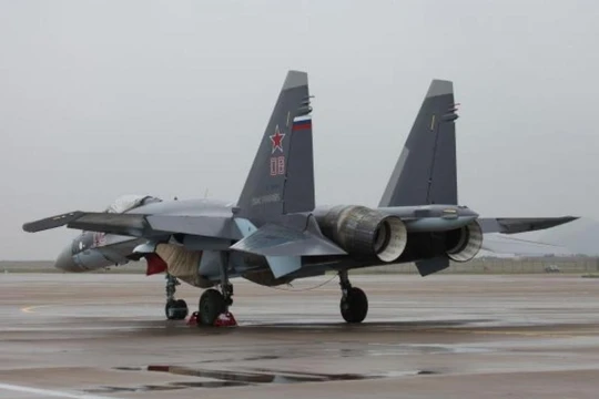 Máy bay chiến đấu Su-35 Nga tại Triển lãm hàng không Chu Hải, Trung Quốc ngày 8/11/2014. Ảnh: Cankao