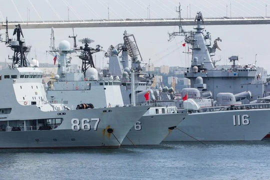 Biên đội tàu chiến Trung Quốc tham gia tập trận Liên hợp trên biển - 2017 giai đoạn hai với Hải quân Nga. Ảnh: Kaixian.