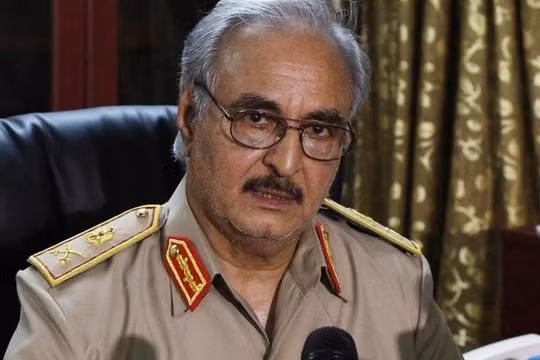 Tướng Khalifa Haftar hiện là Tổng Tư lệnh Quân đội Libya, được Nga công khai ủng hộ. Ảnh: African Leadership Magazine