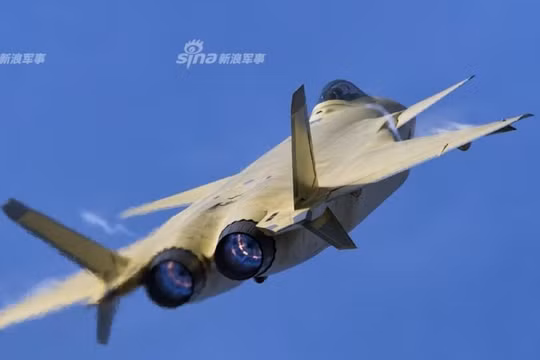 Máy bay chiến đấu J-20 Trung Quốc. Ảnh: Sina.