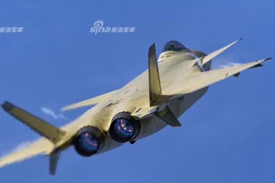 Máy bay chiến đấu J-20 Trung Quốc. Ảnh: Sina.