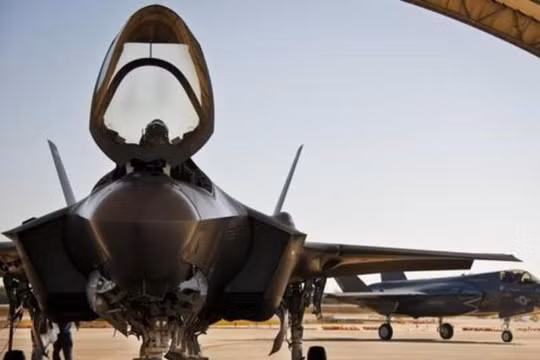 Ngày 30/10/2017, hai máy bay chiến đấu tàng hình F-35A của không quân Mỹ đã bay đến Nhật Bản. Ảnh: Sina.